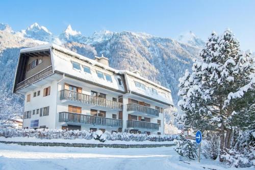 Apt Lyret1 Central Chamonix 4-Min Walk to Aiguille du Midi - Happy Rentals