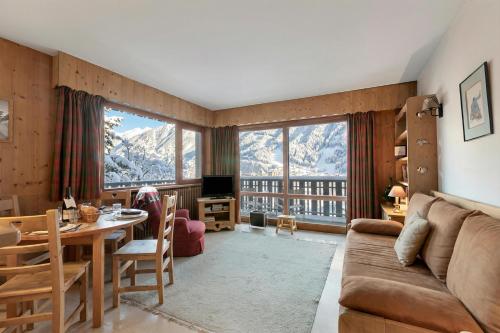 Apt Du Plan Praz-Brévent 4-min to lift, parking & balcony - Happy Rentals