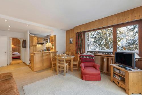 Apt Du Plan Praz-Brévent 4-min to lift, parking & balcony - Happy Rentals