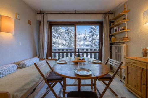The Brevent Nest Ski-in/out + Balcony & Parking - Happy Rentals