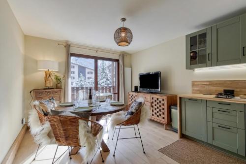 Le Refuge Des Lacs Mont-Blanc View Retreat - Happy Rentals