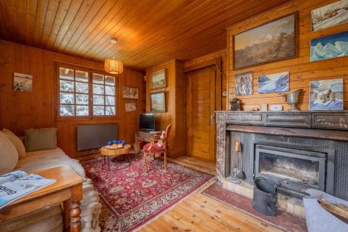 Chalet Petit Poucet 2BR Retreat in forest - Happy Rentals