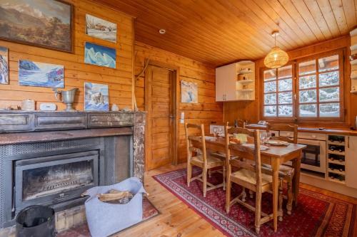 Chalet Petit Poucet 2BR Retreat in forest - Happy Rentals