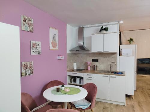 Bright apartment with sea view, Fuengirola, 50 m², pool