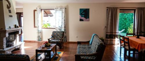 Welcoming House in Santa Cruz with Garden of 269 m²