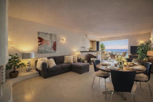 Ocean Bliss Albufeira Sea View 20m to Beach 2 Pools Free Parking