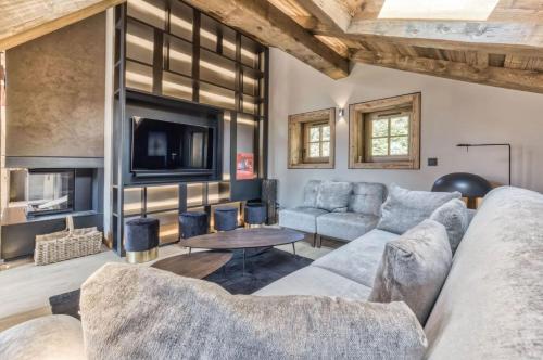 Quiet property in Morzine with panoramic views
