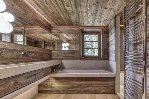 Quiet property in Morzine with panoramic views