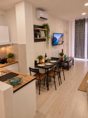 Apartamentos ZANCA CITY CENTER free luggage storage