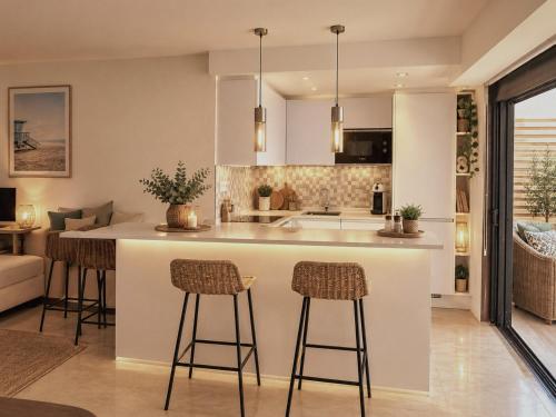 Ocean Bliss II Albufeira Sea View 20m to Beach 2 Pools Free Parking