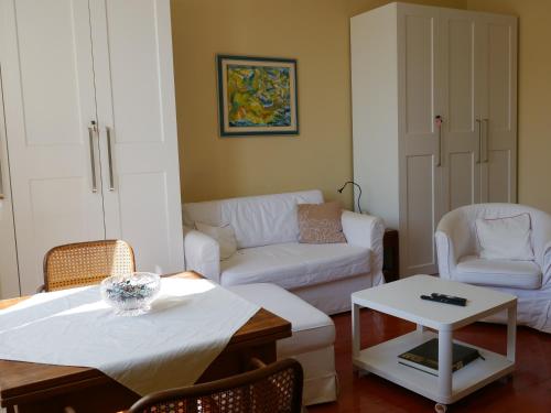 Vega - Spacious Home, Garden, Terrace & Garage