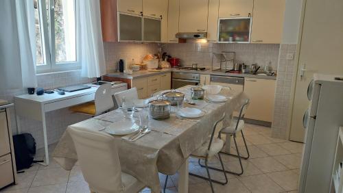 Vega - Spacious Home, Garden, Terrace & Garage