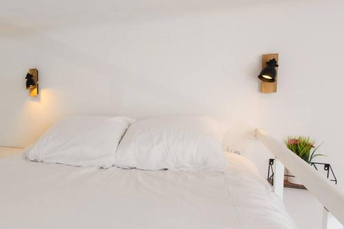 - - Superbe Studio avec Balcon - Nice Centre - -