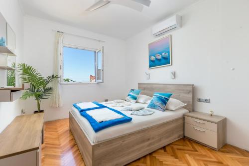 Apartments by the sea Rogoznica - 4313