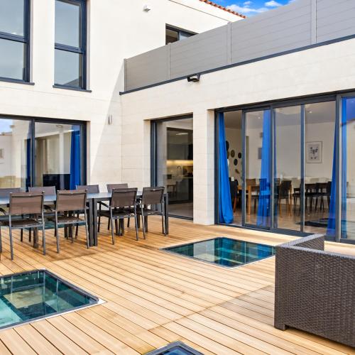 Stunning modern villa for up to 30 people