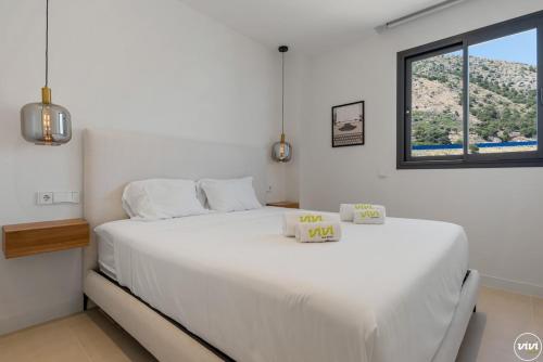 ViVi Homes - Gerrard, Terrace, Pool & Sea Vew