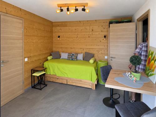 Chalet du Bry - Studio, Garden & Parking