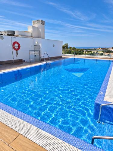 Apto moderno para 4 con piscina en azotea - Banus