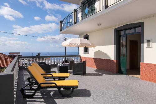 Elegant House in Calheta, Sea View