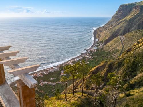 Elegant House in Calheta, Sea View