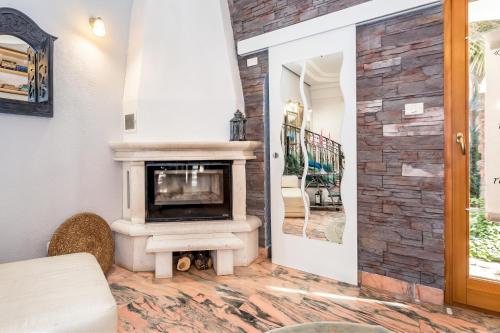 Luxury Villa in Rogoznica with Pool