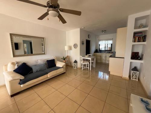 Casa Mo, 2 bedroom apartment close to the beach