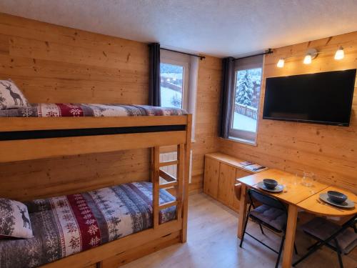 Studio fonctionnel 2 pers · Proche des pistes · Vue vallée
