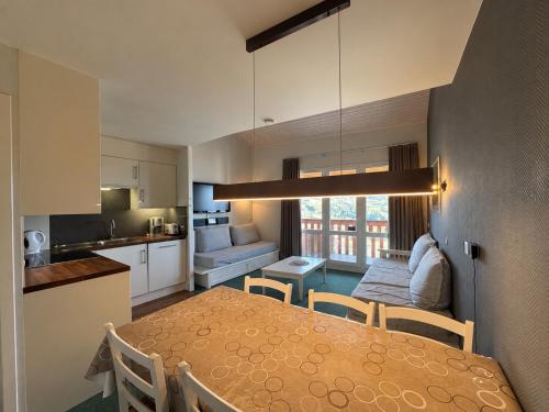 Appartement rénové avec balcon, ski aux pieds, animaux acceptés