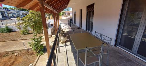 Melomeno home 1