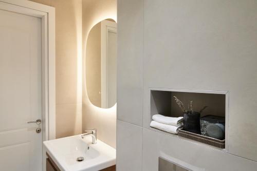 NEW Sub-penthouse Gem - Walk to Metro & Waterfront