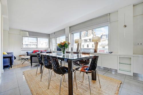 Exceptional 3BDR 6P apt - View of the Eiffel Tower