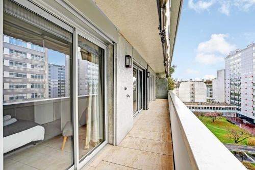 Exceptional 3BDR 6P apt - View of the Eiffel Tower