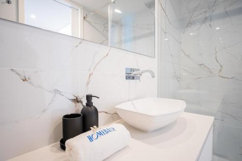 Aires Ornelas Gem, City Escape with Private Parking