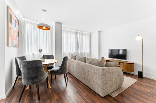 Ceuta Flat, Charming Balcony Over Porto Rooftops