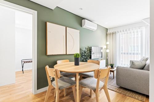 Urban Paradise, Sleek Central Porto Flat
