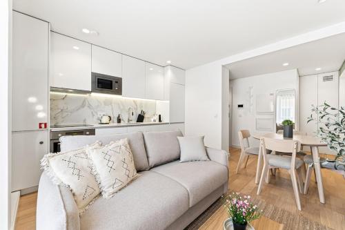 Urban Paradise, Sleek Central Porto Flat