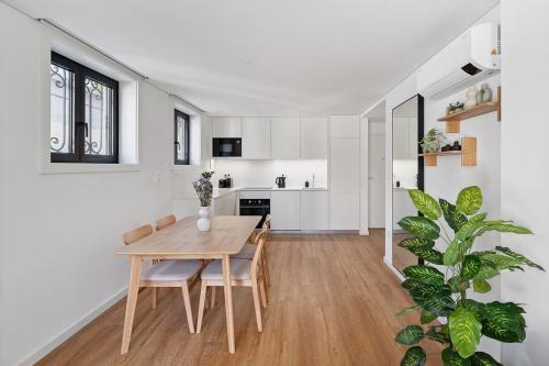 Private Garden Oasis, A Charming Flat in Bonfim