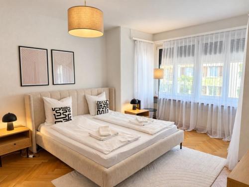 Central 2BR with Superbe Transit Access - Tilia 21
