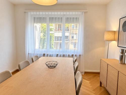 Central 2BR with Superbe Transit Access - Tilia 21