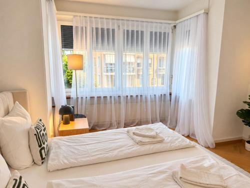 Central 2BR with Superbe Transit Access - Tilia 21