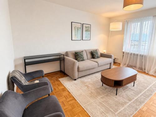 Stylish 2BR with Stunning Zurich Views - Tilia 41