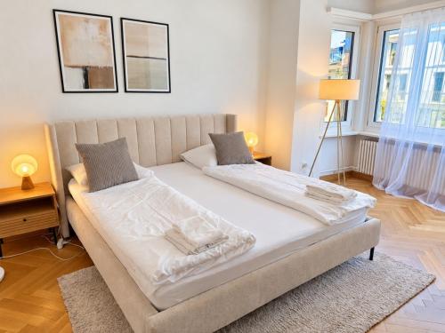 Stylish 2BR with Stunning Zurich Views - Tilia 41