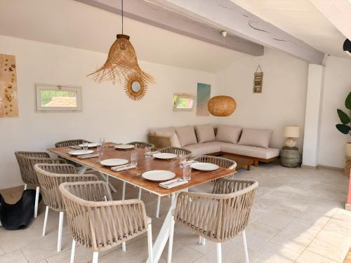 Fantastic pool villa 900m to the beach; with extravagant big garden