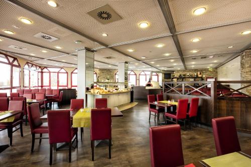ห้องอาหารหรือที่รับประทานอาหารของ DOBLERGREEN Hotel Stuttgart-Gerlingen