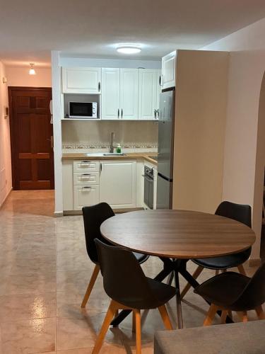El Medano La Ola. Cabezo Beach 2 rooms parking place