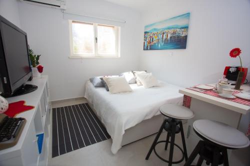 Studio apartment Laganini