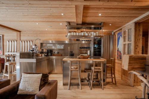 Whymper Apartment by HomeFlow
