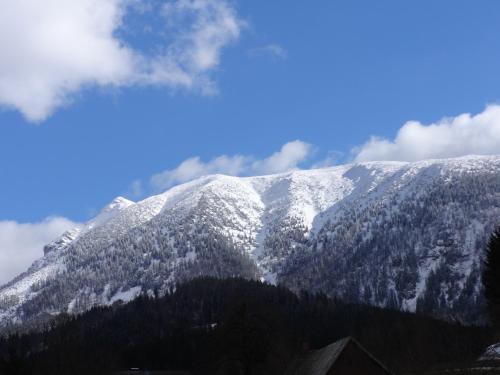 B&Bから撮影された、または一般的な山の景色