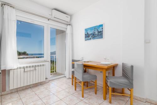 Apartments with parking space Rabac, Labin - 7410