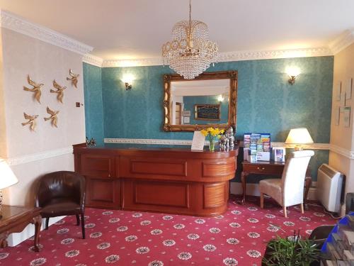 The Embassy Hotelにあるシーティングエリア